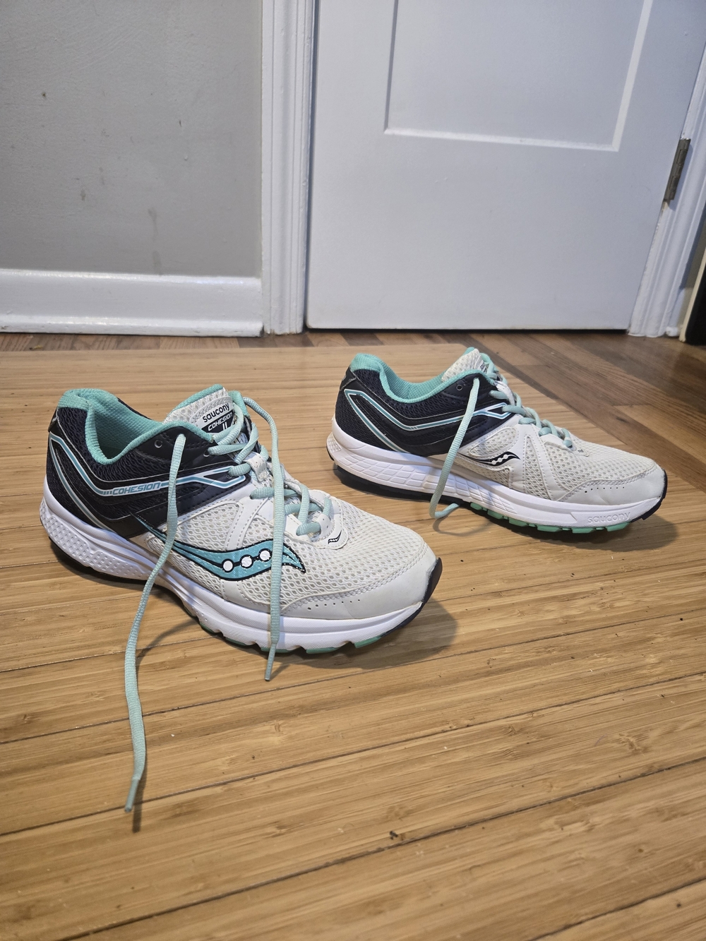 Saucony Women's White & Teal Running Shoes